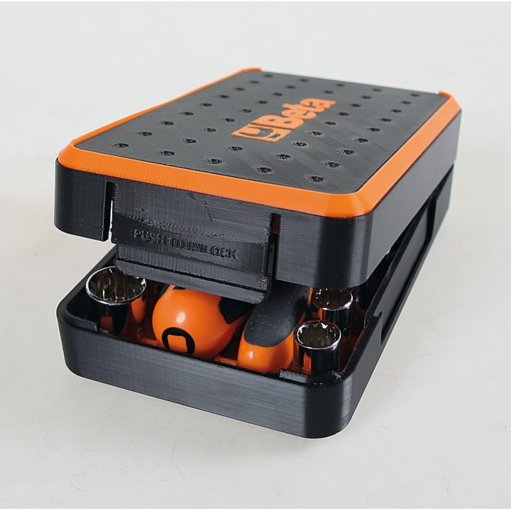 Di 11 chiavi a bussola a mano multimpronta, 21 inserti e 7 accessori Beta 900/C39U