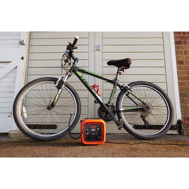 BLACK+DECKER Black & Decker ASI400-XJ compressore d'aria 160 l/min - immagine 3