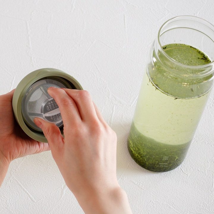 HARIO Bottiglia per tè freddo con filtro, 750 ml, verde oliva